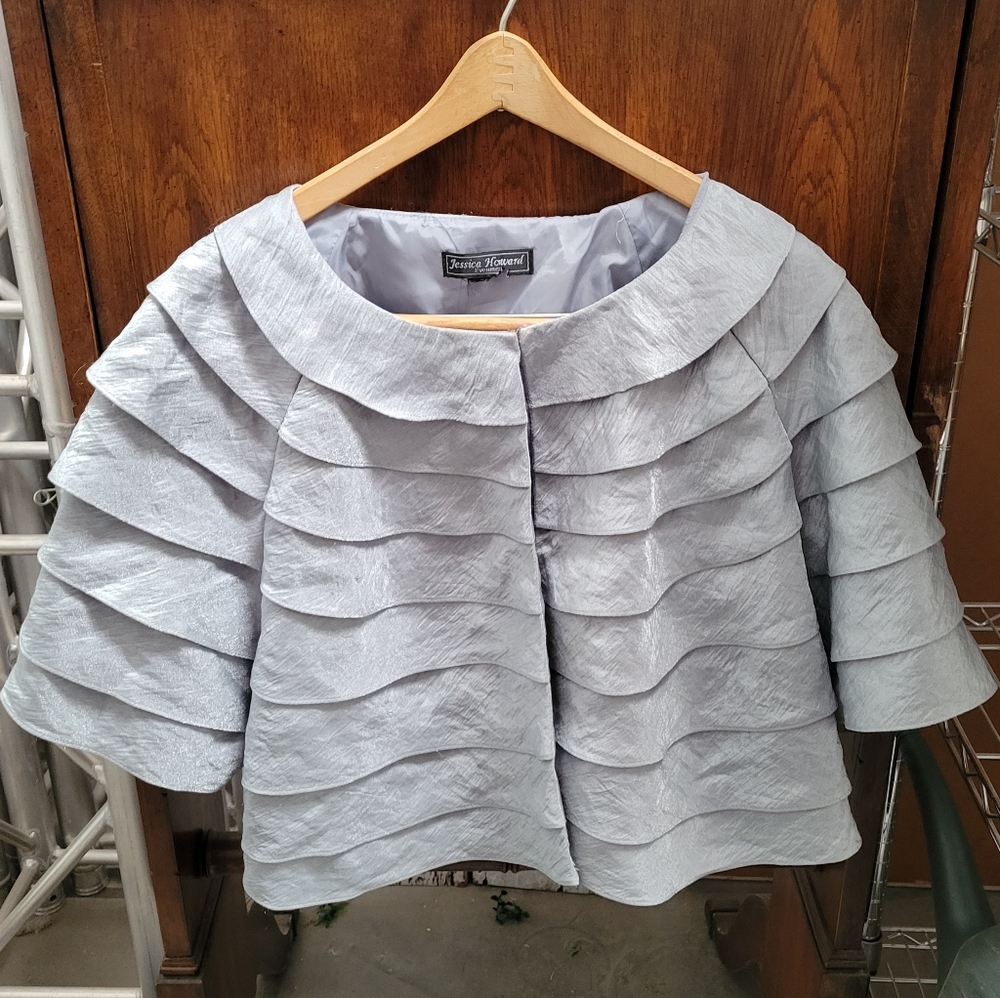 Grey Capelet